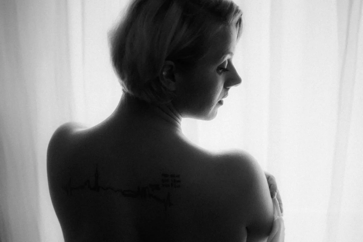 Boudoir und Akt - Eine Frau mit Kurven