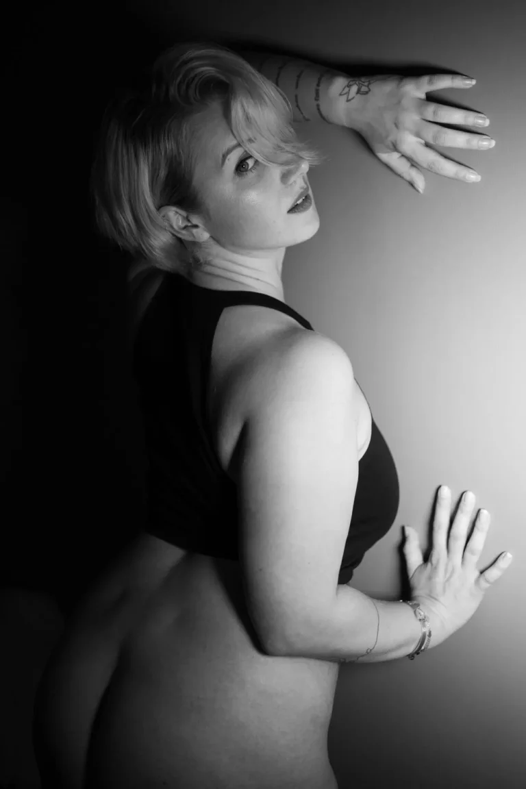 Boudoir und Akt - Eine Frau mit Kurven