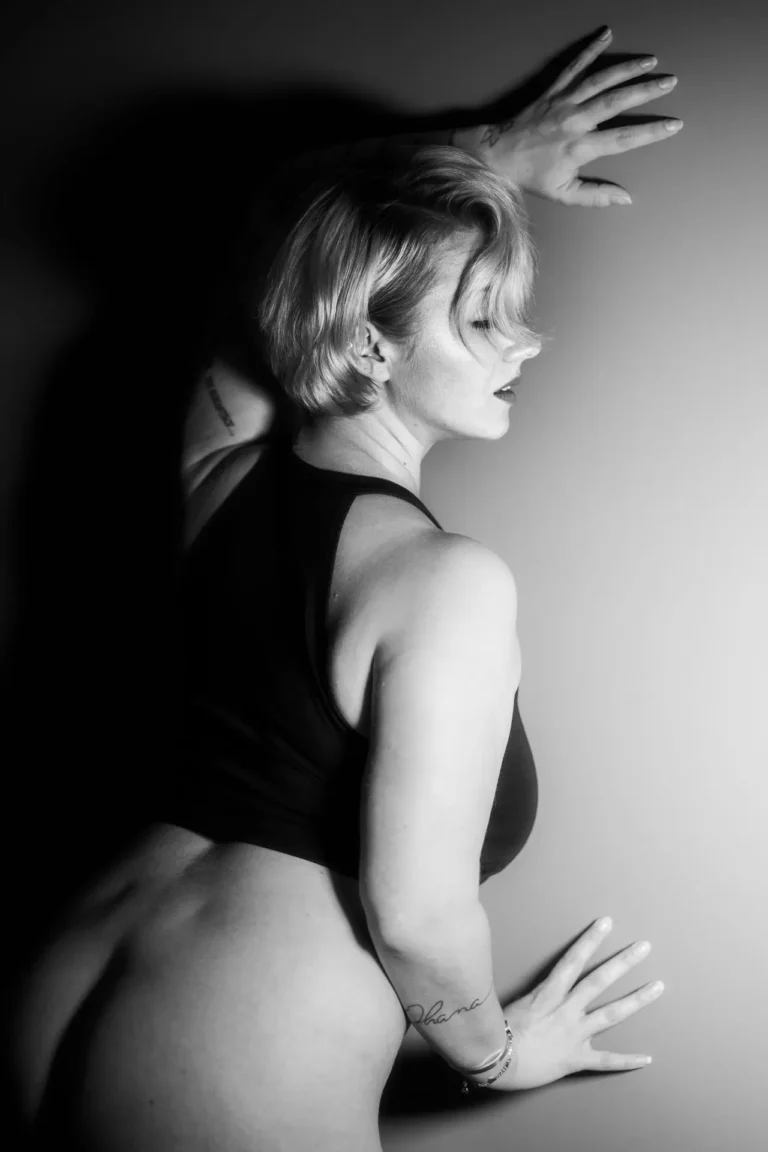 Boudoir und Akt - Eine Frau mit Kurven