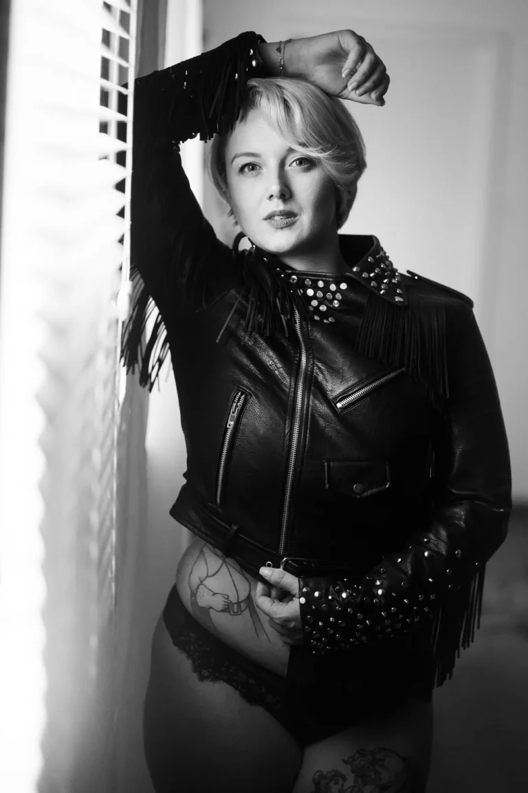 Boudoir und Akt - Eine Frau mit Kurven