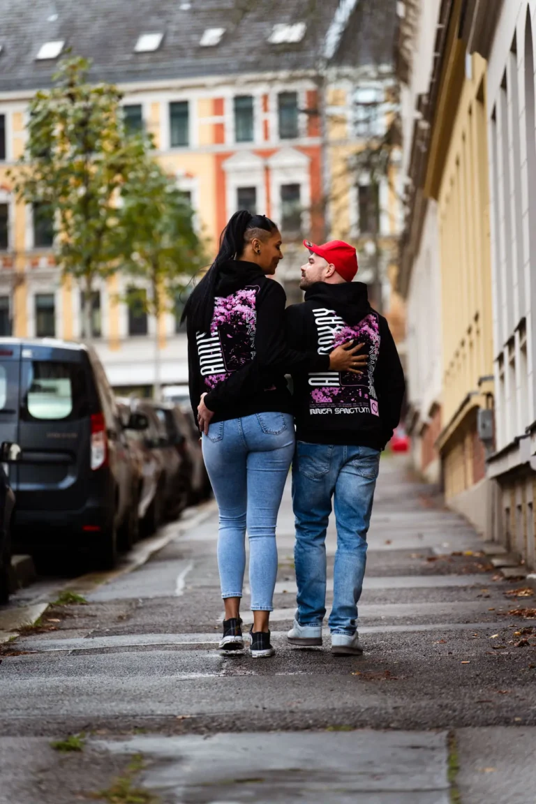 Stephanie und Christian - erotisches Paarshooting mit Größenunterschied Stephanie und Christian - 210 - Paerchenshooting Frau groeßer als Mann